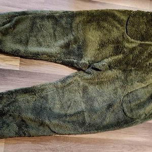 Cute fuzzy two piece outfit pants and hoodie xl